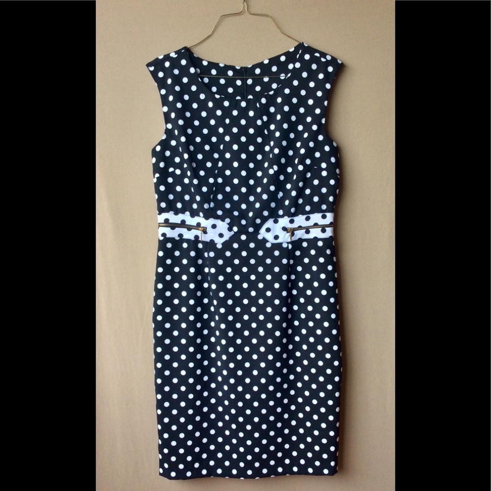 Beautiful pockedoted black and white dress